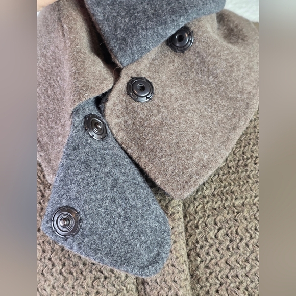 Hanii Y Wool Blend Cape Coat Brown Knit Overlay Funnel Collar Size 38 Small - Picture 9 of 12